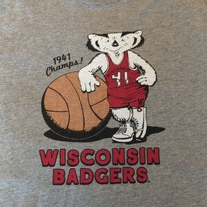 Wisconsin Badgers Gray Graphic Tee